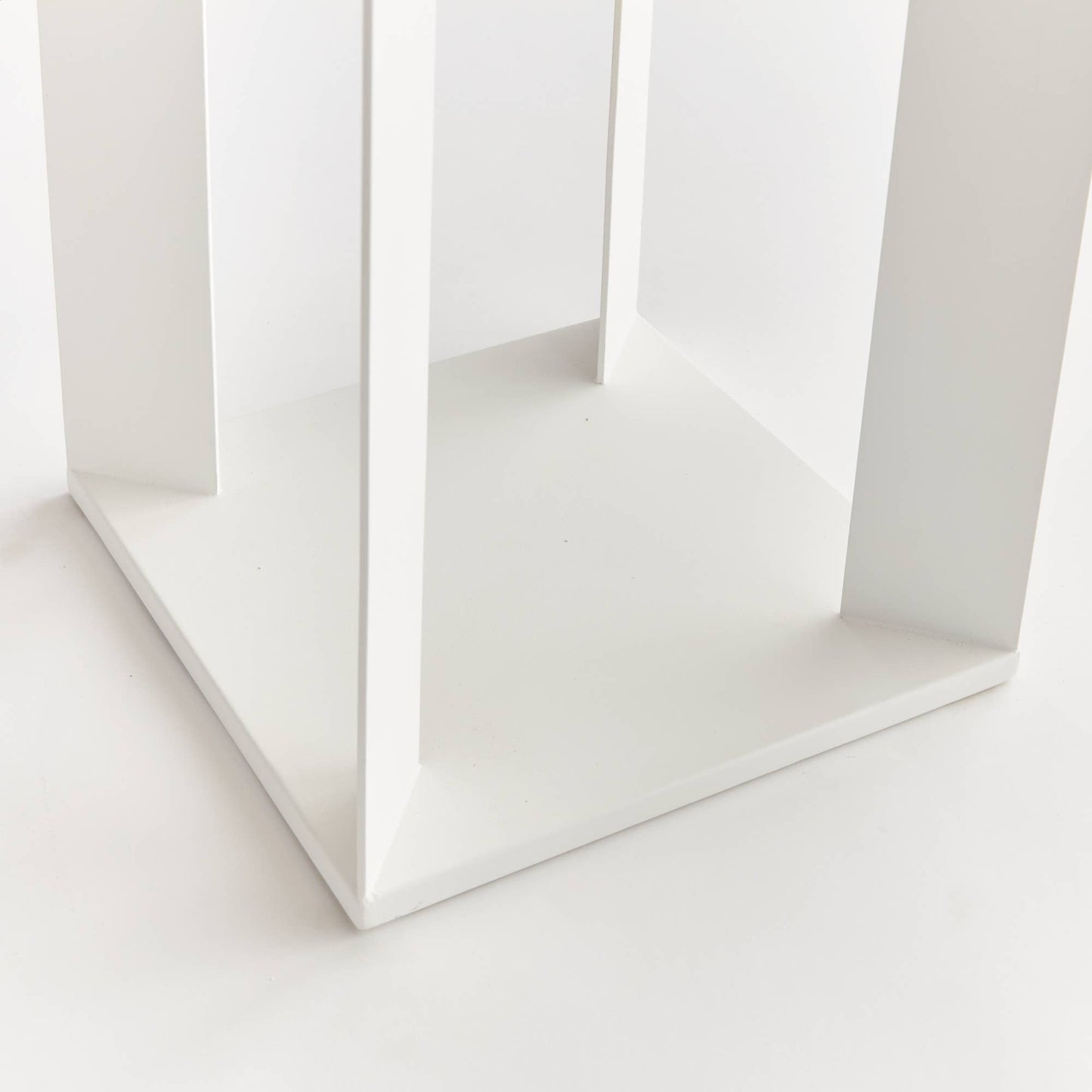 Hanley Cordless Solar Lantern 18", White