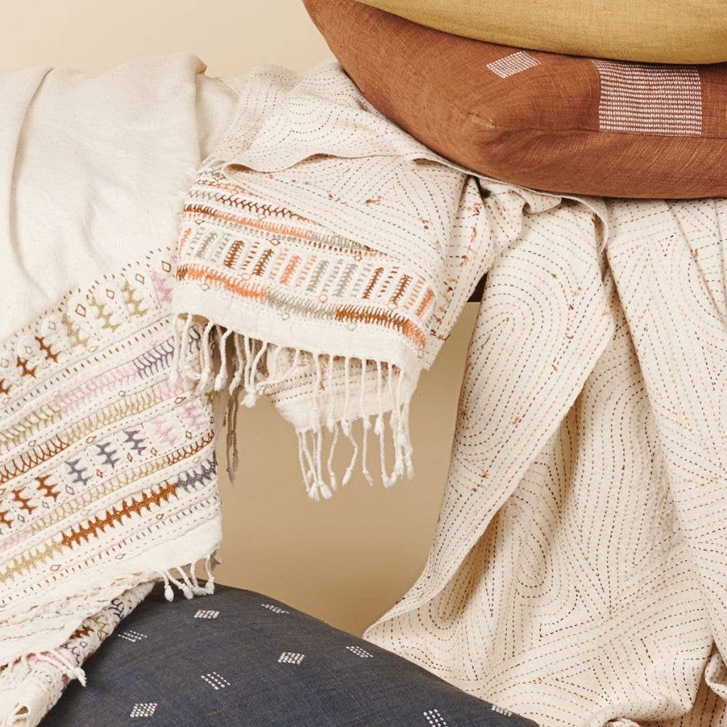 Unah Coral Organic Cotton Hand Embroidered Handloom Throw