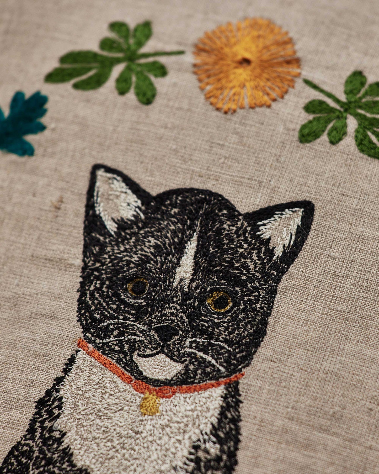 Kitten Cameo Pillow - Embroidered