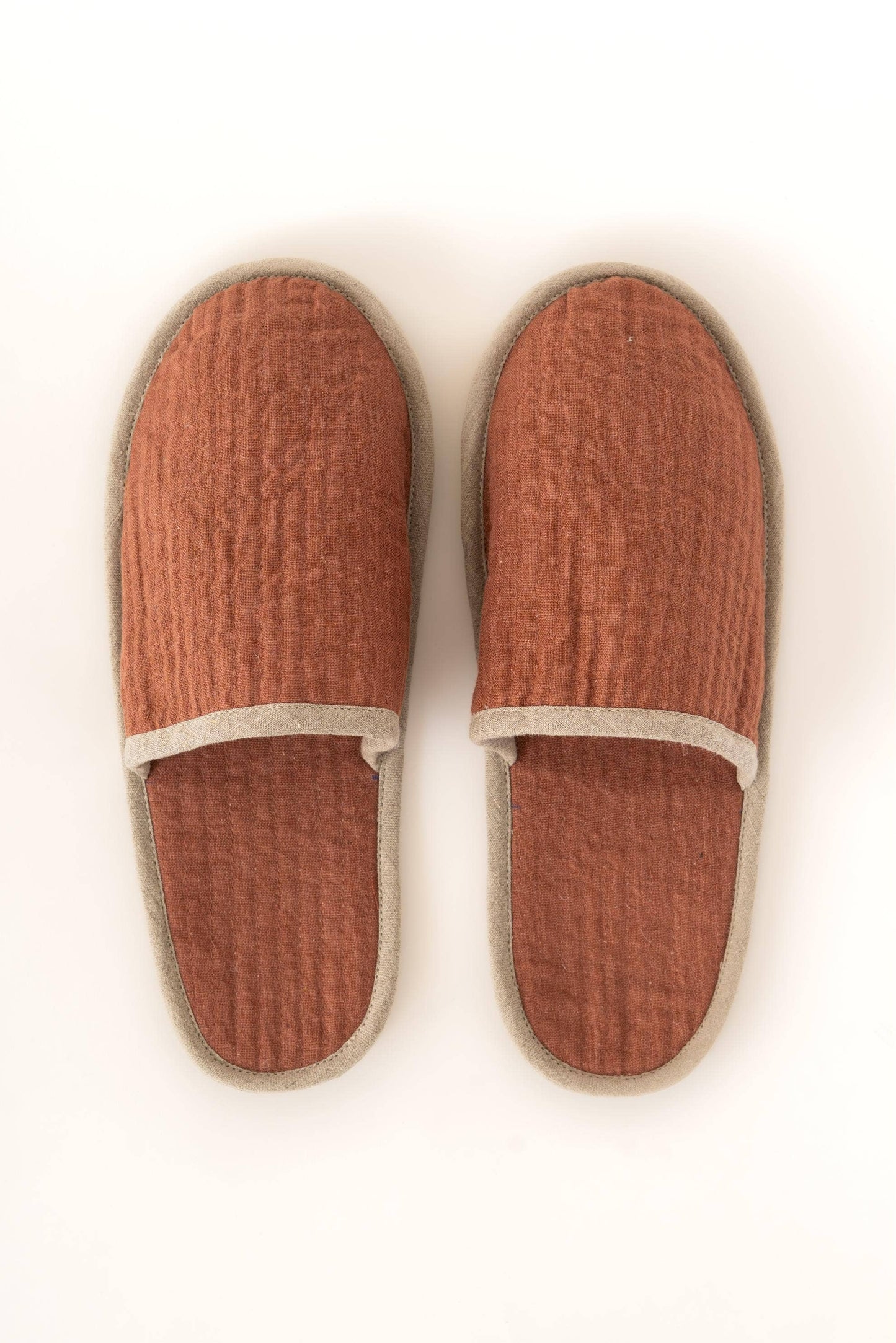 Natural Piping Linen Slippers – Relaxed Comfort